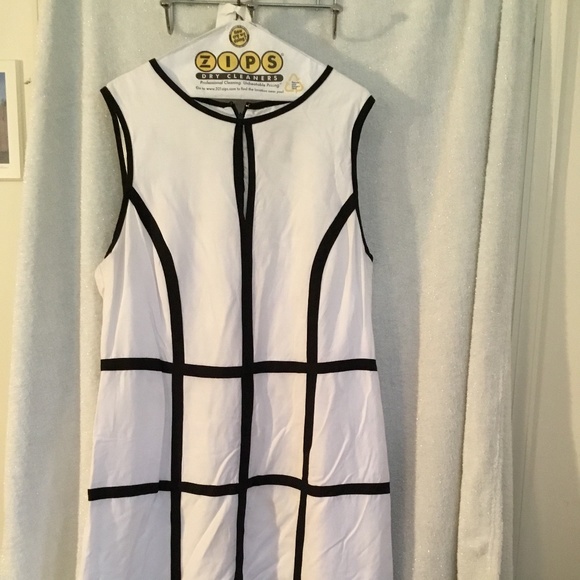 Black and white linen dress - Picture 1 of 2